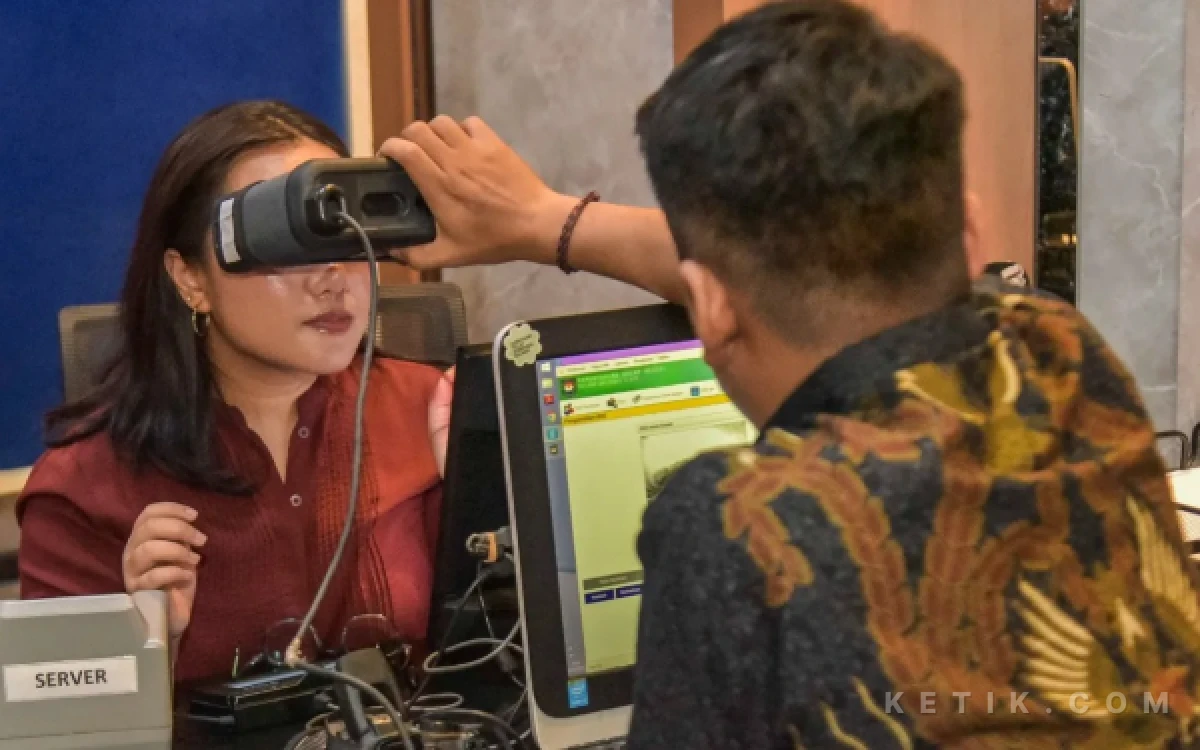Thumbnail Berita - Perekaman KTP-el Tembus 99,68 Persen, Pemkot Surabaya Siap Lepas Era Fotokopi Lewat IKD