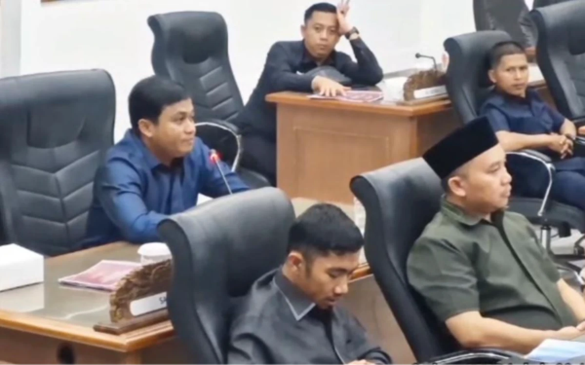 Thumbnail Berita - Dewan Ugi Suarakan IPR Di Paripurna Soal Pertambangan Rakyat di Lebak Selatan