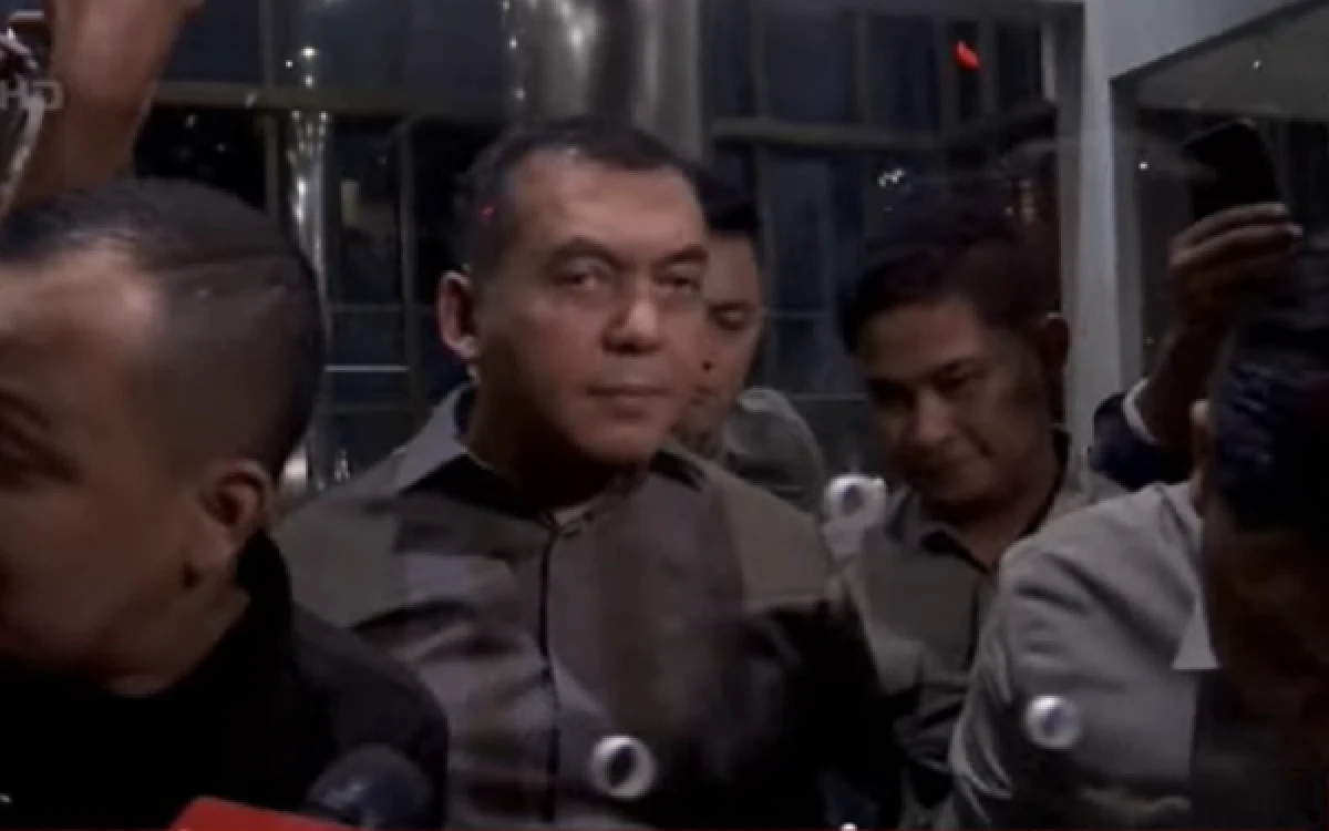 Thumbnail Berita - Wamen Imipas Silmy Karim Serahkan Diri ke KPK