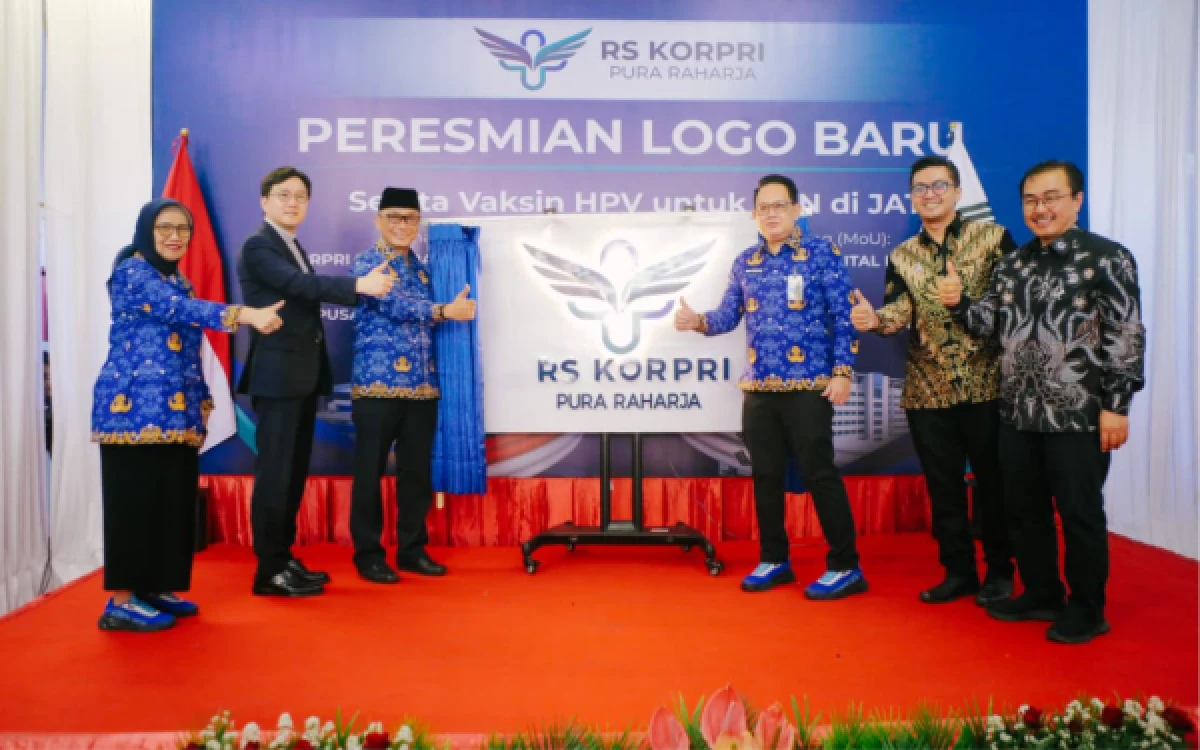 Thumbnail Berita - Sekdaprov Resmikan Logo Baru RS KORPRI Pura Raharja, Harapkan Jadi Kebanggaan ASN Jatim