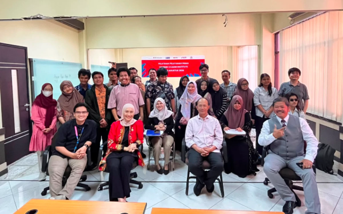 Thumbnail Berita - Kadin Jatim Buka Peluang Kerja bagi Penyandang Disabilitas Melalui Pelatihan Pelayanan Prima