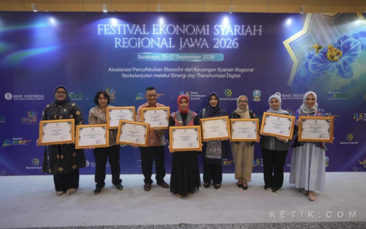 Foto 14 kategori diterima pemkot mojokerto di acara Festival Ekonomi Syariah (Fesyar) Regional Jawa Tahun 2026 ( foto : humas pemkot Mojokerto/ ketik.com)