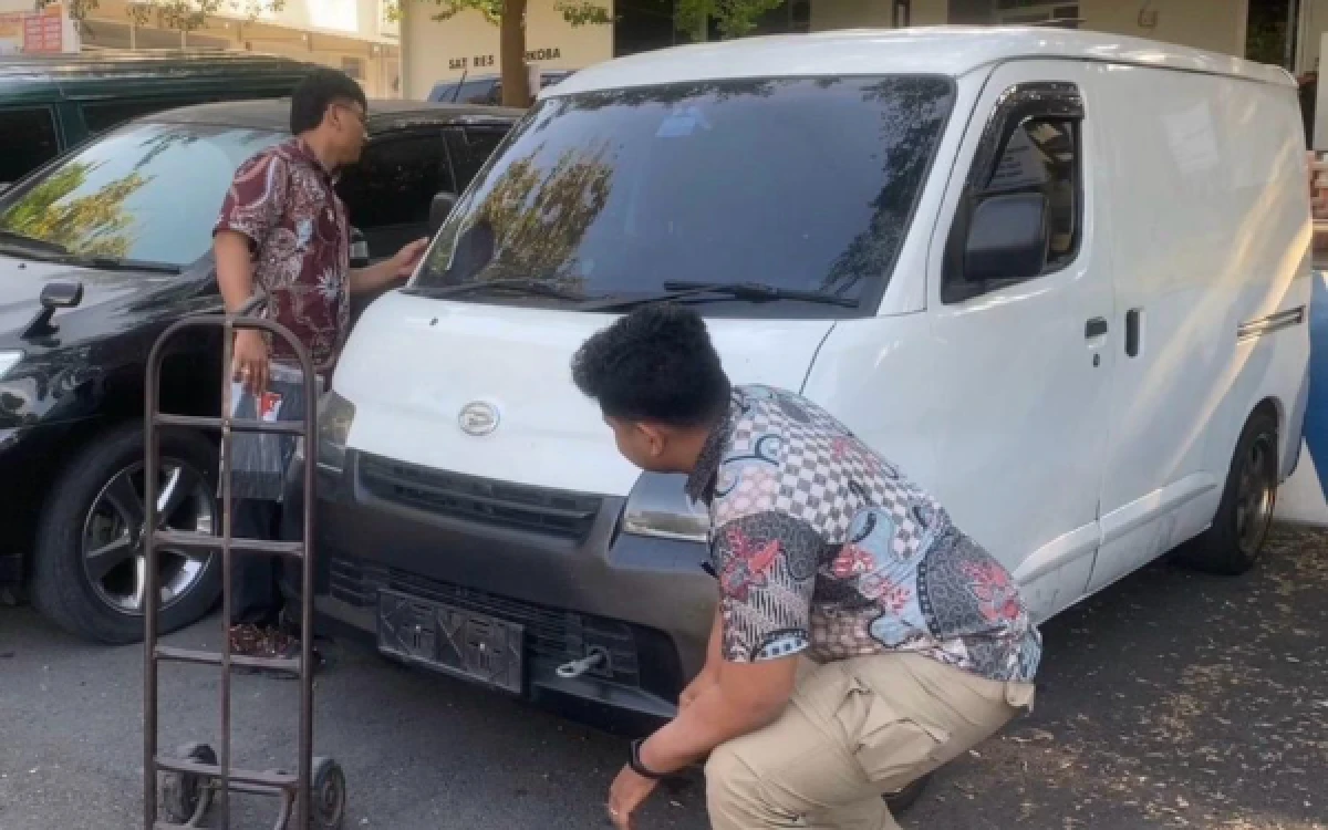 Thumbnail Berita - Polres Batu Tangkap Pembobol Gudang Indomaret, Pelaku Gondol Ratusan Karton Barang