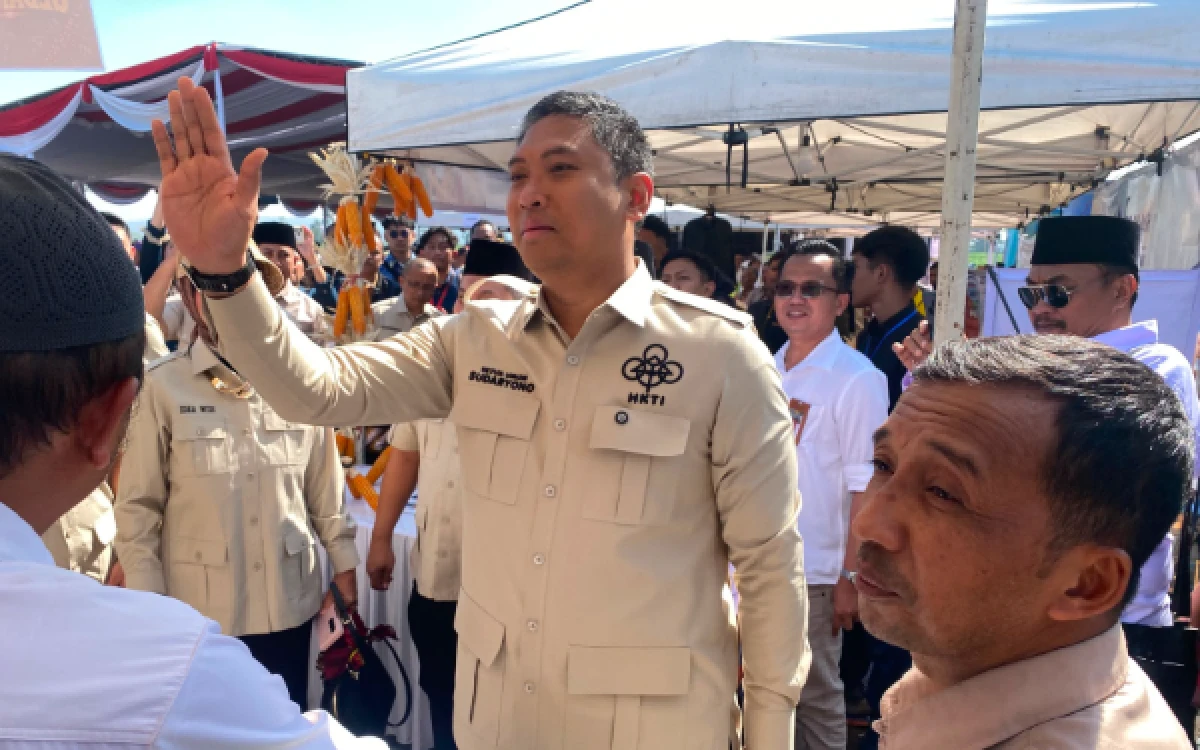 Thumbnail Berita - Wamentan Sudaryono Respons Keluhan Petani Malang yang Tak Pernah Terima Pupuk Subsidi