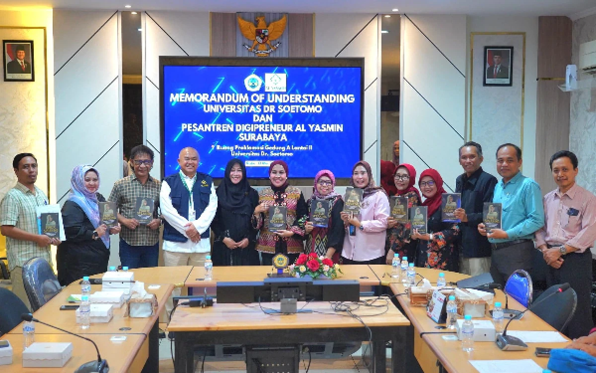 Thumbnail Berita - Kembangkan Potensi Mahasiswa, Al Yasmin Gandeng 8 Fakultas Unitomo Perkuat Kolaborasi Pendidikan Digital