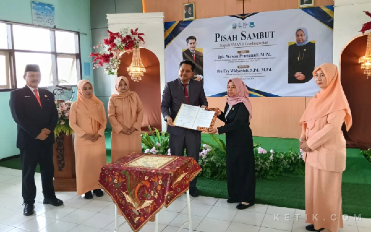 Thumbnail Sertijab Kepala SMAN 1 Gondangwetan, Lanjutkan Warisan Prestasi, Sambut Inovasi Baru