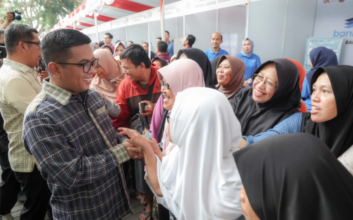 Thumbnail Berita - OJK Catat 1,2 Juta Investor di Banten, Andra Soni Sebut Capaian Positif di PKR Banten 2026