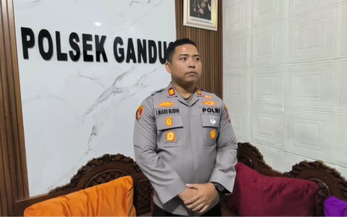 Foto Kapolsek Gandus saat dikonfirmasi di Mapolsek Gandus, Jumat 31 Juli 2026. (Foto : Yola/Ketik.com)