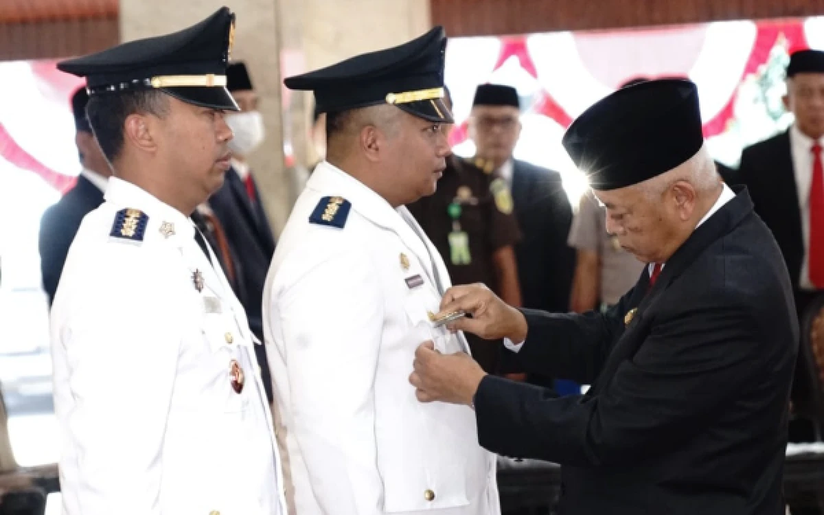 Thumbnail Berita - 166 Pejabat Pemkab Malang Resmi Dilantik, Bupati Sanusi Beri Peringatan Keras: Jangan Jadi Birokrat Administratif!