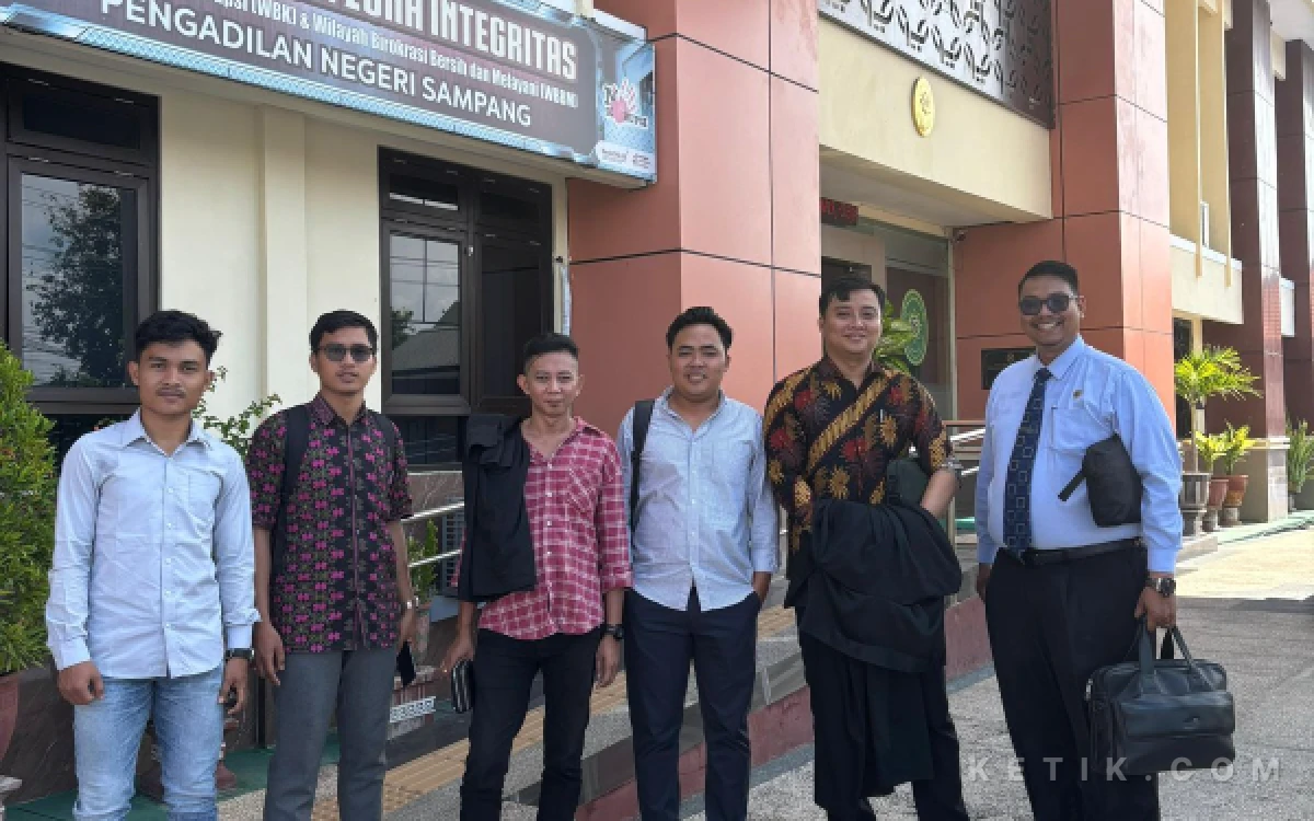 Thumbnail Berita - AJB Nomor 983 Sudah Muncul di Perkara Perdata, Kuasa Hukum Umar Faruk: Tuntutan Jaksa Bukan Vonis