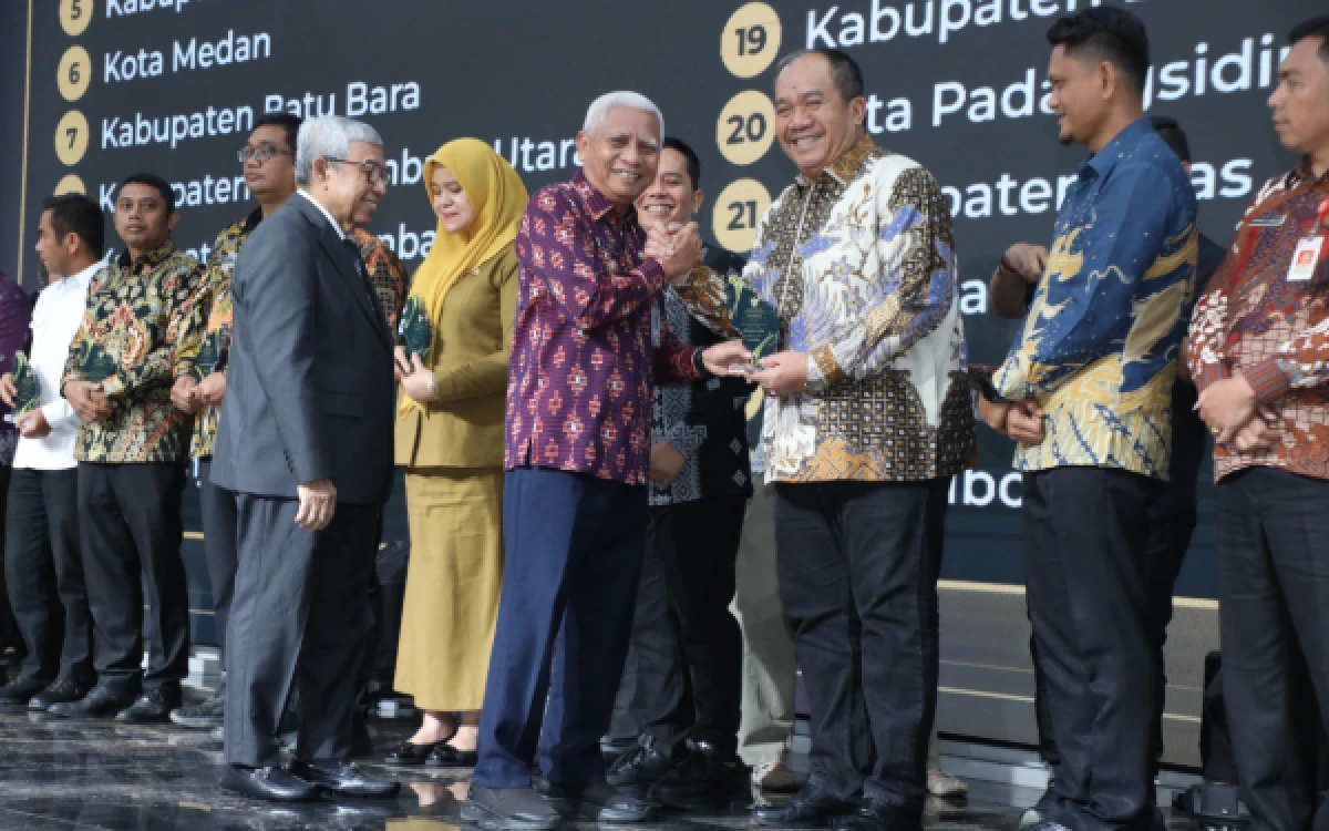 Thumbnail Berita - Pemkab Asahan Kembali Raih Predikat Kabupaten Informatif pada KI Award 2026