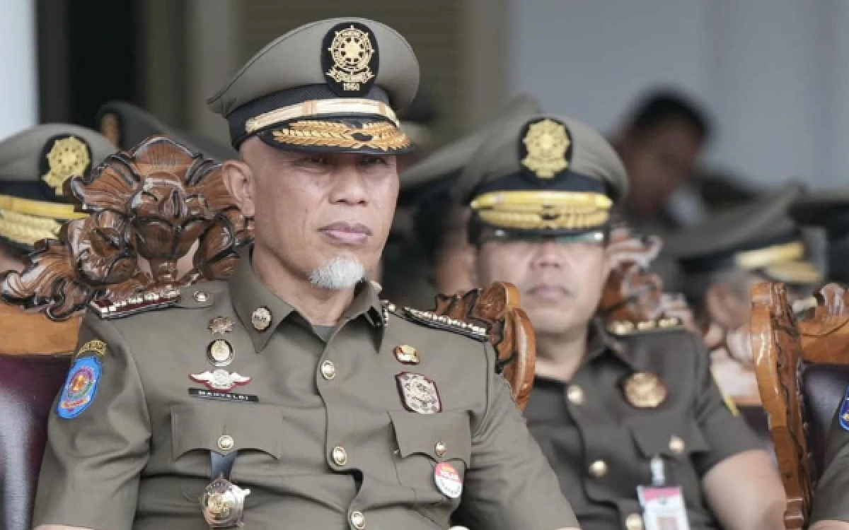 Thumbnail Berita - Profil Mahyeldi Ansharullah, Anak Buruh Angkat yang Kini Dua Periode Pimpin Sumatera Barat