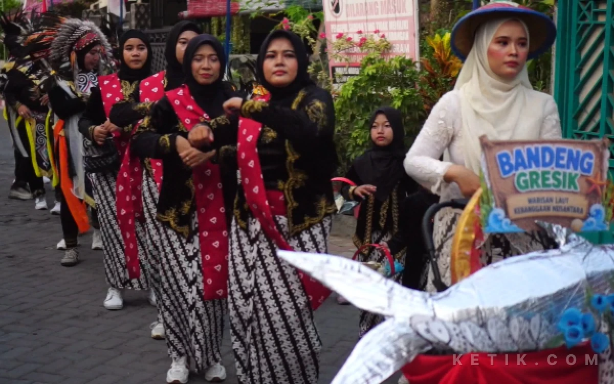 Thumbnail Berita - Kenalkan Budaya Gresik Sejak Dini, TK DWP Karangan Cerme Gelar Karnaval Bertema Indonesia Berdaulat, Adil dan Makmur