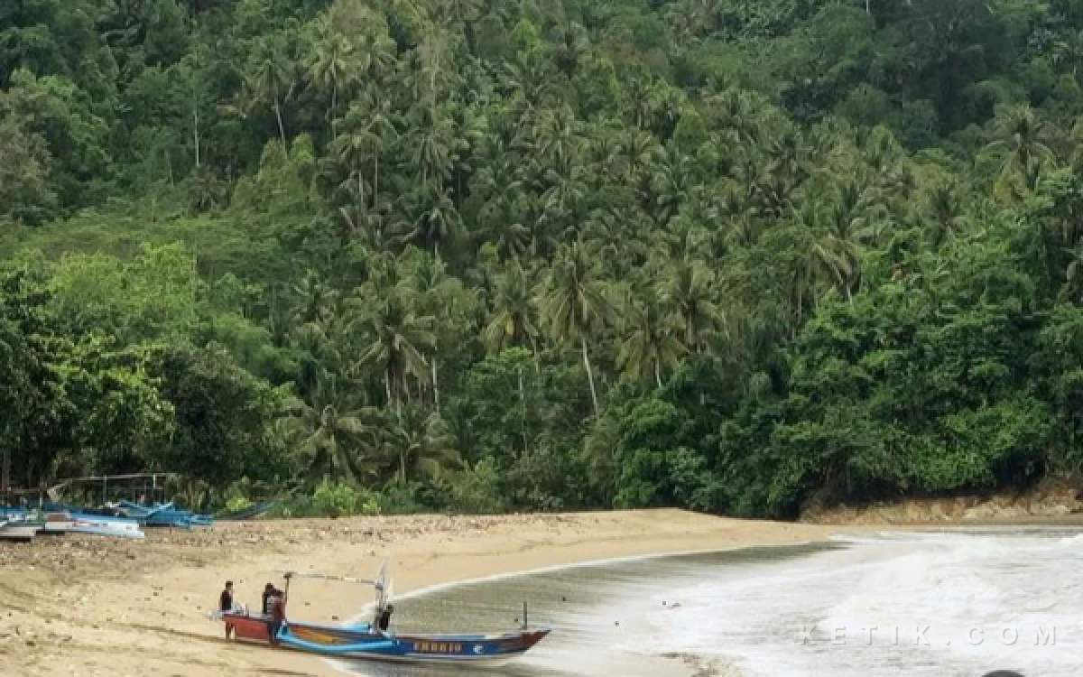 Thumbnail Berita - Usai Insiden Pantai Wediawu, Disparbud Kabupaten Malang Pastikan Keamanan Destinasi Wisata Tetap Terjaga