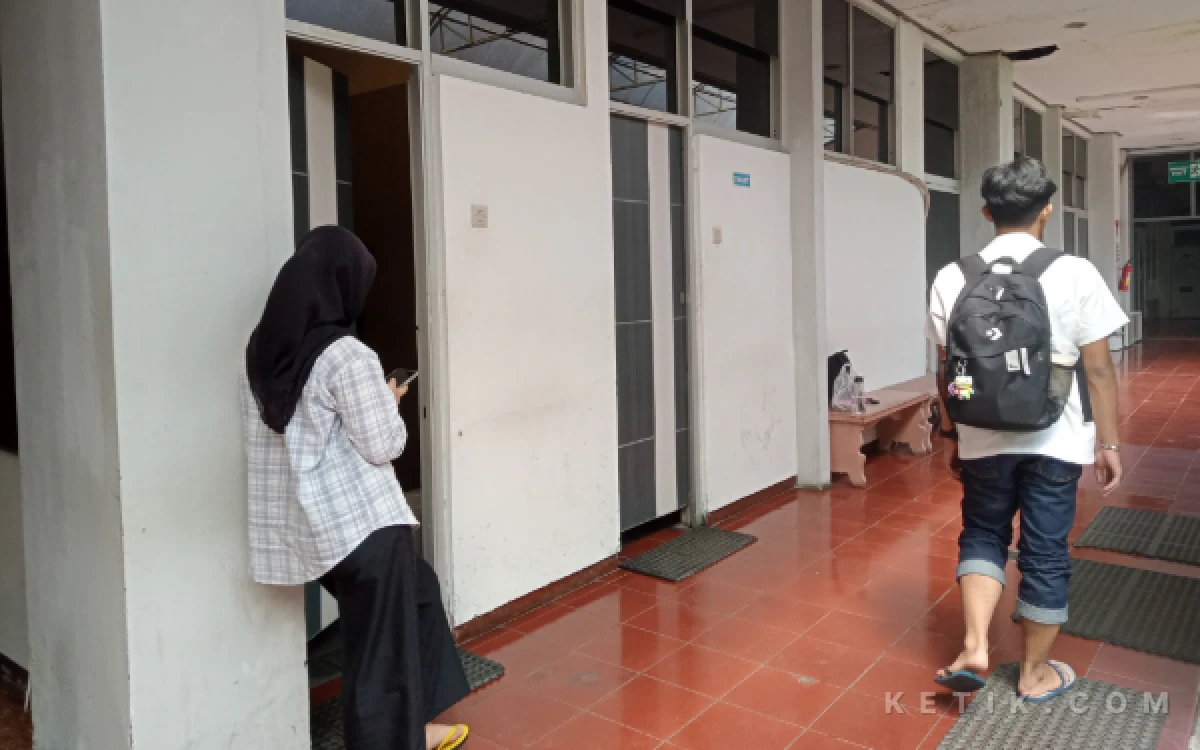 Foto Toilet perpustakaan UB lantai 1 yang dirasa kurang nyaman. (Foto: Aliyah/Ketik.com)