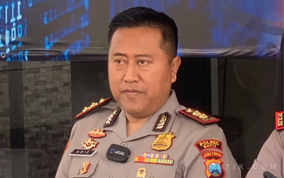 Thumbnail Berita - Mutasi Polri, AKBP Panji Gedhe Prabawa Resmi Jabat Kapolres Batu Gantikan AKBP Aris Purwanto