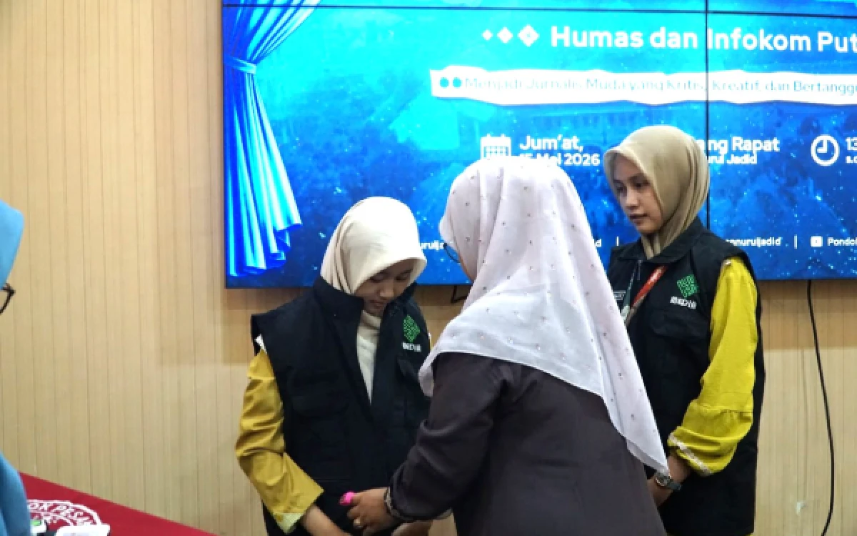 Thumbnail Berita - Pesantren Nurul Jadid Kukuhkan 15 Tim Pewarta Putri untuk Perkuat Syiar Jurnalistik