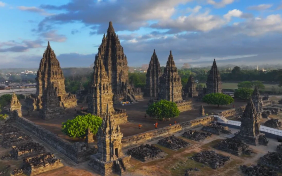 Thumbnail Berita - Indonesia-India Kolaborasi Rawat Candi Prambanan