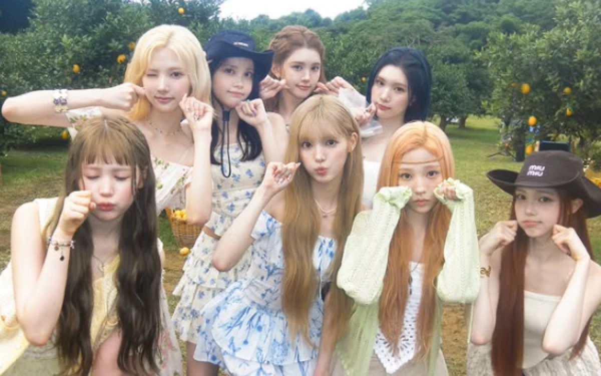 Thumbnail Berita - Hearts2Hearts Umumkan Jadwal Debut Jepang, Rilis Single "Iconic Heart" pada 12 Agustus