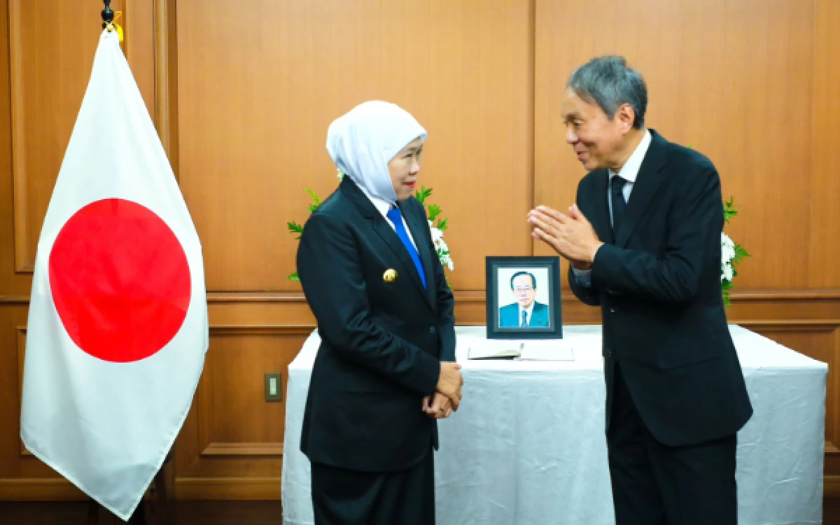 Thumbnail Berita - Mantan PM Jepang Yasuo Fukuda Wafat, Khofifah Kenang Kontribusi untuk Jatim