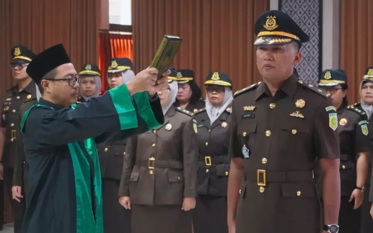 Thumbnail Berita - Lantik Ferry Dewantoro Nugroho Jadi Kasi Pidsus, Kajari Sleman Tekankan Integritas dan Responsivitas
