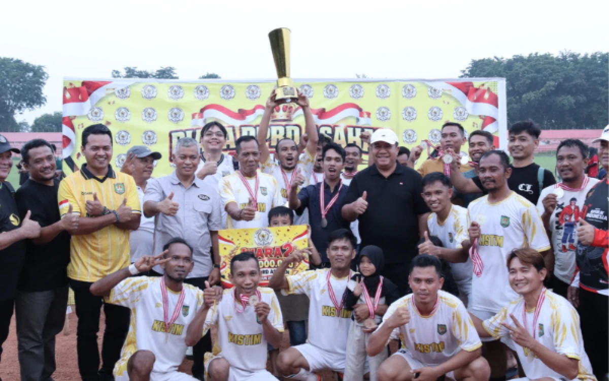 Thumbnail Berita - Bupati Asahan Resmi Tutup Piala DPRD Antar Kecamatan Usia 35+ Tahun 2026