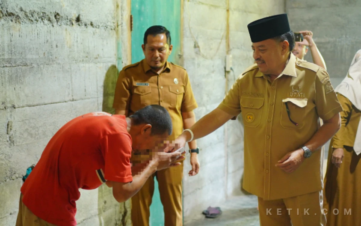 Thumbnail Berita - ODGJ yang Dipasung Dirujuk ke RSJ Banda Aceh, Bupati Nagan Raya Salurkan Tali Asih
