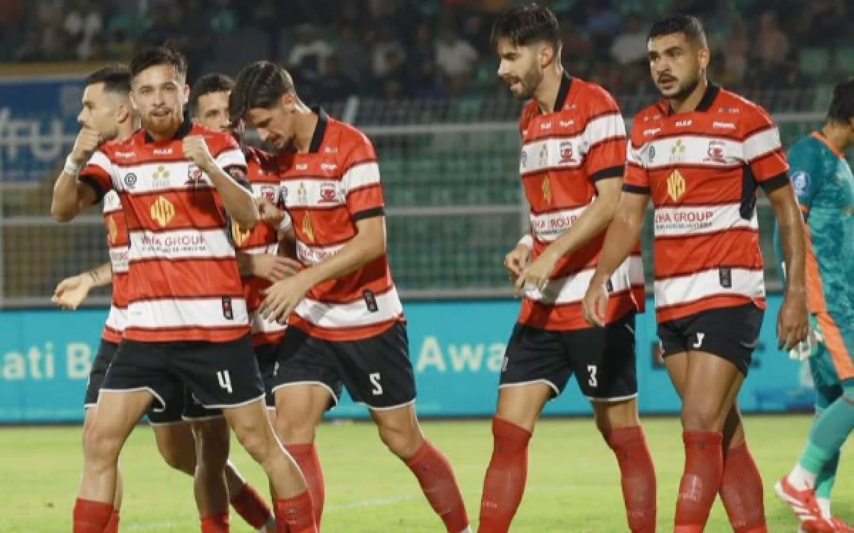 Thumbnail Berita - Persis Solo dan Madura United di Ujung Tanduk, Siapa Lebih Berpotensi Degradasi?