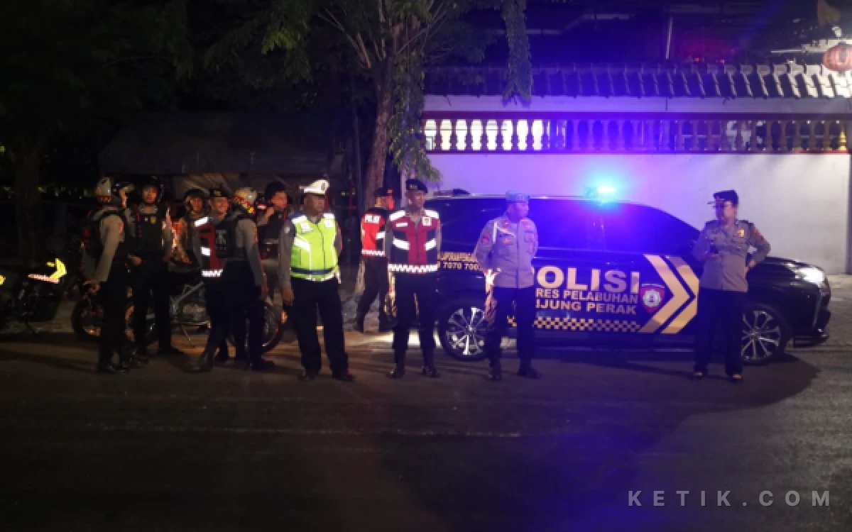 Thumbnail Berita - Polres Pelabuhan Tanjung Perak Gelar Patroli Skala Besar, Antisipasi Gangster dan Balap Liar