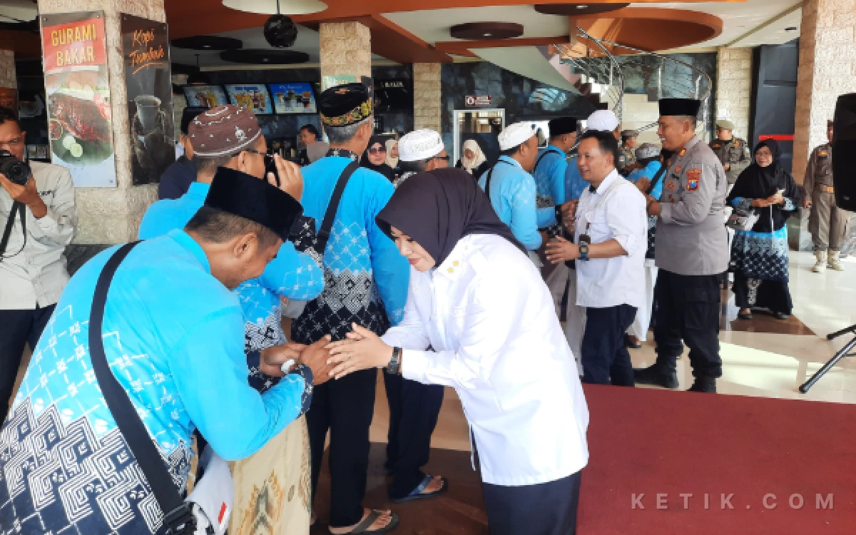 Thumbnail Berita - 28 Jamaah Haji Kloter 87 Tiba di Situbondo, Total 997 Jamaah Pulang ke Daerah