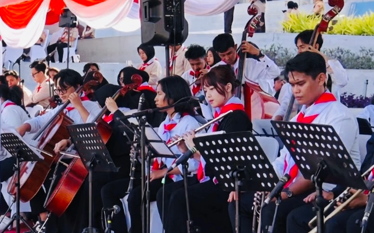 Thumbnail Berita - Grup Musik Orkestra FBS Unesa Semarakkan Apel Hari Pramuka ke-65 Kwarda Jawa Timur