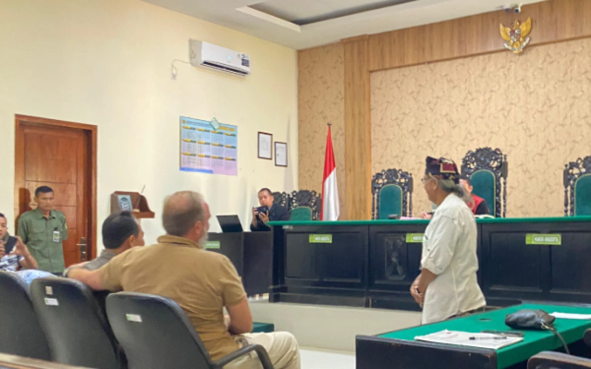 Thumbnail Berita - WNA Rusia Divonis Denda Rp2 Juta dalam Kasus Penganiayaan di Banyuwangi