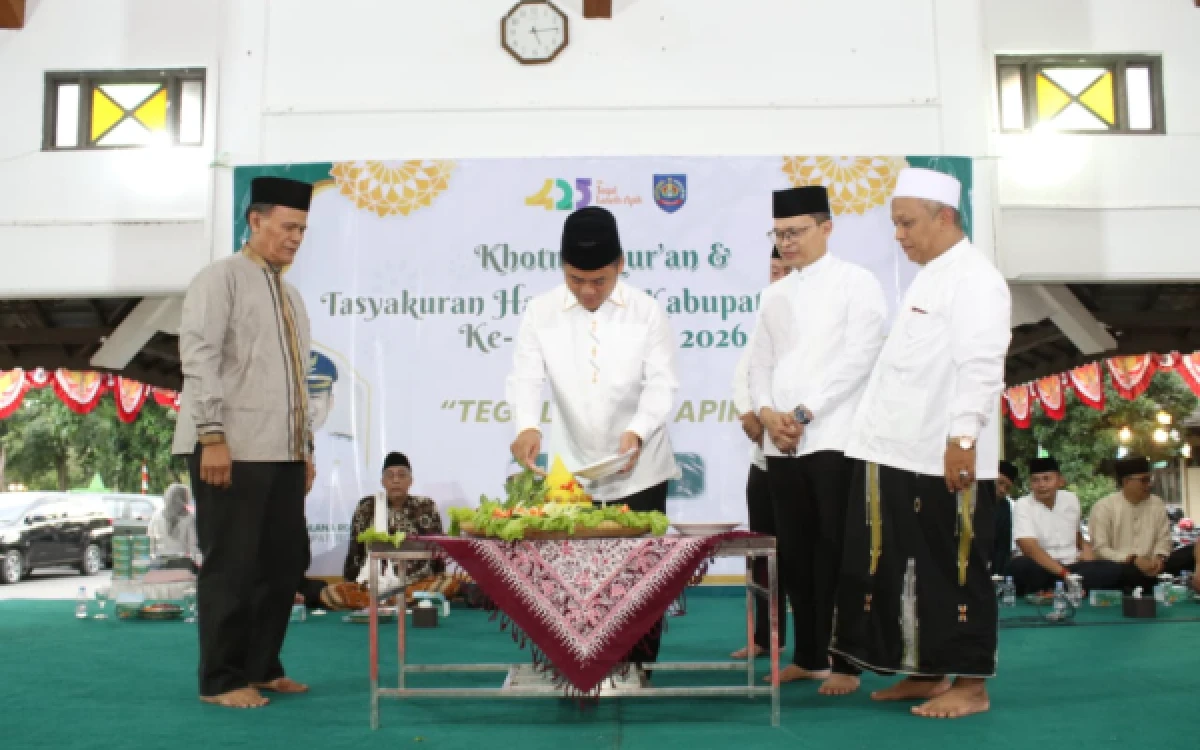 Thumbnail Berita - Bupati Ischak Ajak Warga Perkuat Semangat Tegal Luwih Apik pada Peringatan HUT Ke-425