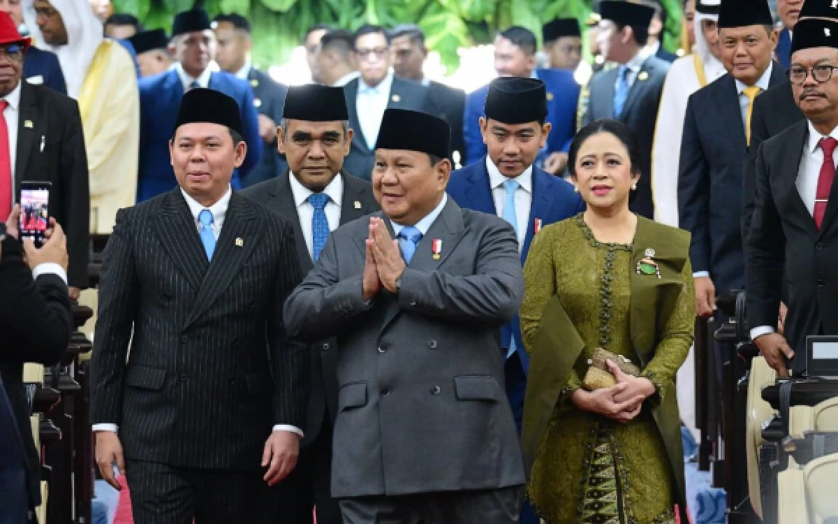 Thumbnail Berita - Prabowo Kritik BUMN Tidak Produktif, Sebut Pemerintah Tutup 290 Perusahaan Negara
