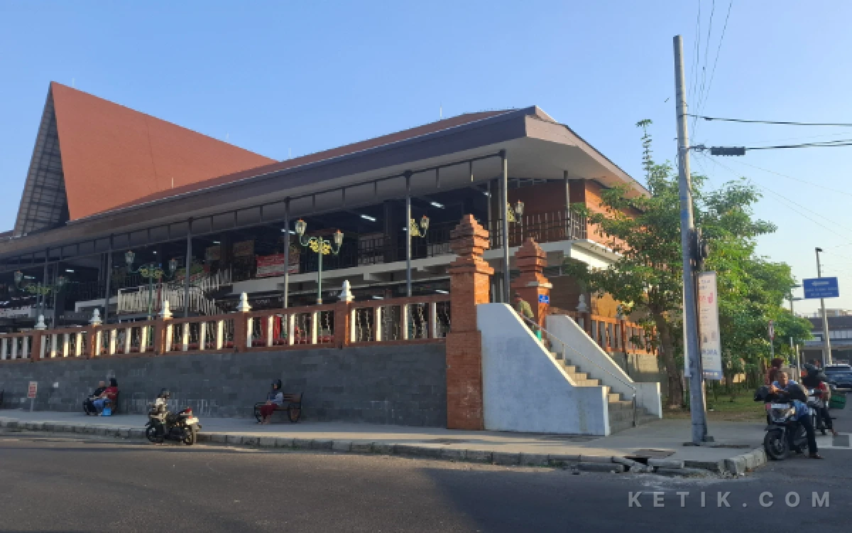 Thumbnail Berita - Megah di Luar, Lesu di Dalam: 61 Persen Kios Pasar Godean Sleman Belum Beroperasi