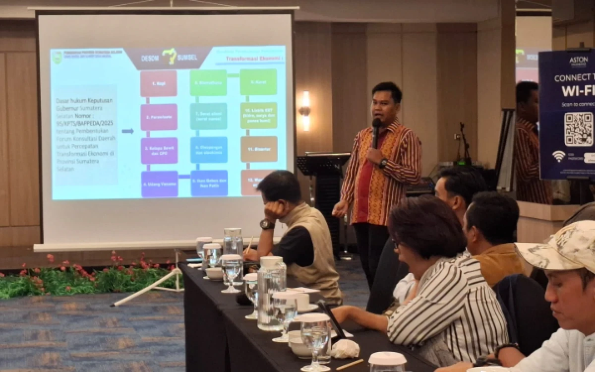 Foto Pemaparan materi saat kegiatan lokakarya jurnalis yang digelar Yayasan Cerah dan AJI Kota Palembang, di Hotel Aston, Kota Palembang, Kamis 18 Juni 2026. (Foto : Yola/Ketik.com)
