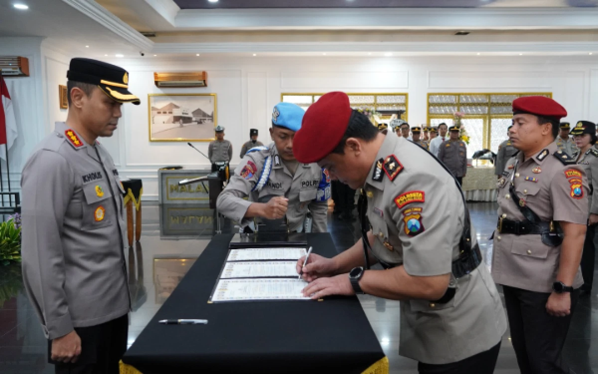 Thumbnail Gerbong Mutasi Polresta Malang Kota, Tiga Pejabat Utama Resmi Berganti