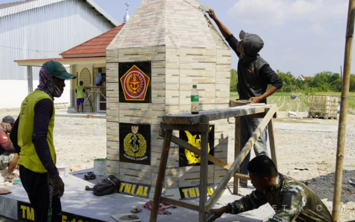 Thumbnail Berita - Tugu TMMD ke-129 Dibangun di Desa Kesongo Bojonegoro, Jadi Simbol Gotong Royong TNI dan Warga