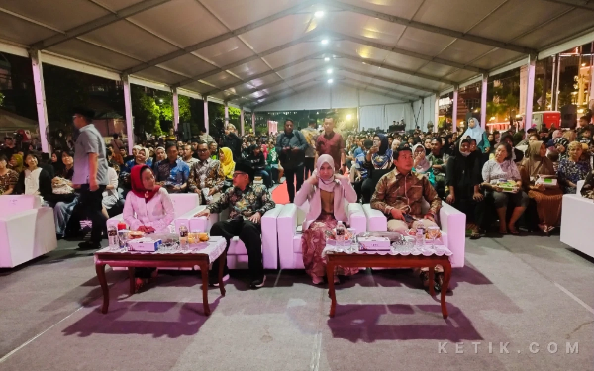 Thumbnail Berita - Hari Jadi ke-81 Jatim, DPRD Gelar Wayang Kulit Lakon Wahyu Ciptasara