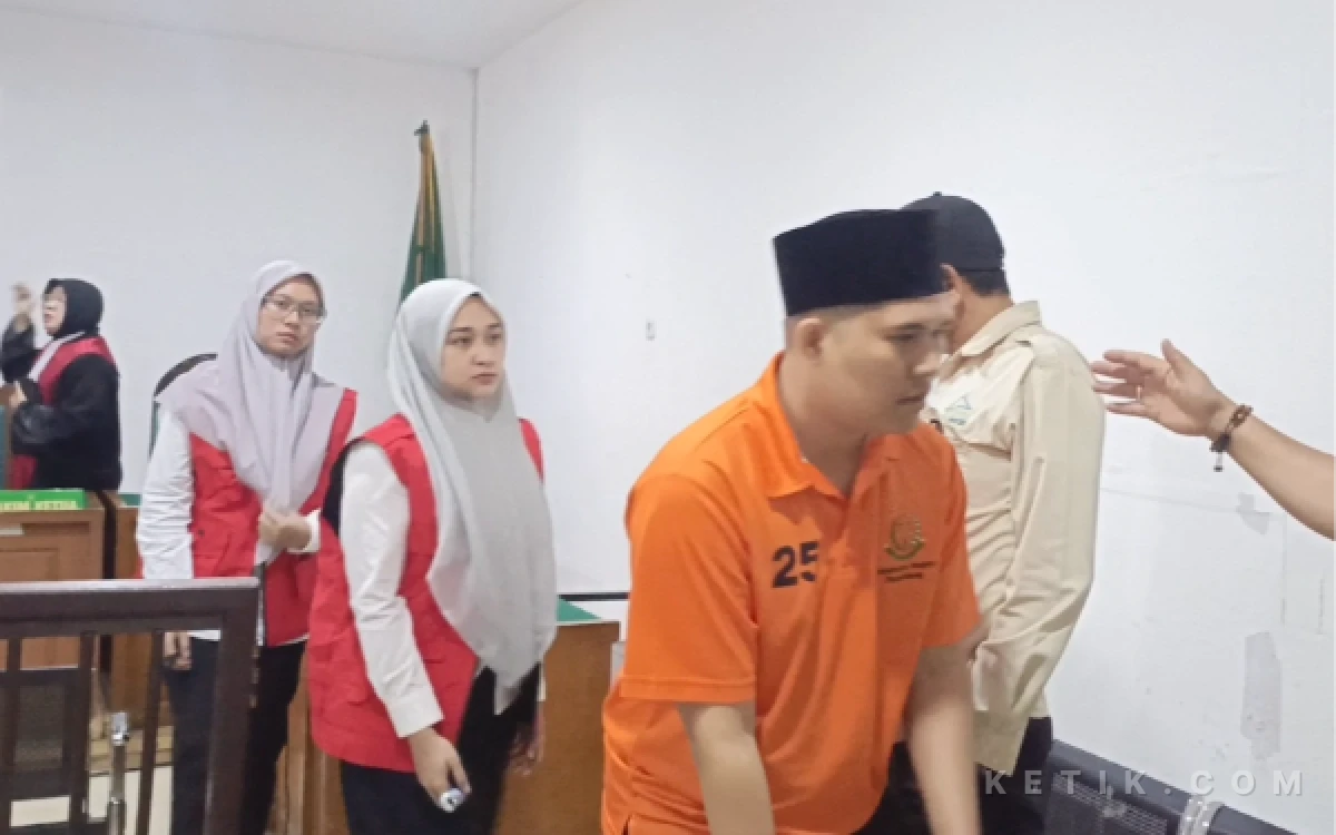 Thumbnail Berita - Sidang Vape Etomidate di Palembang Bongkar Jaringan Ko Edy, Ratusan Keypod dan Ekstasi Disita dari Kost Mewah