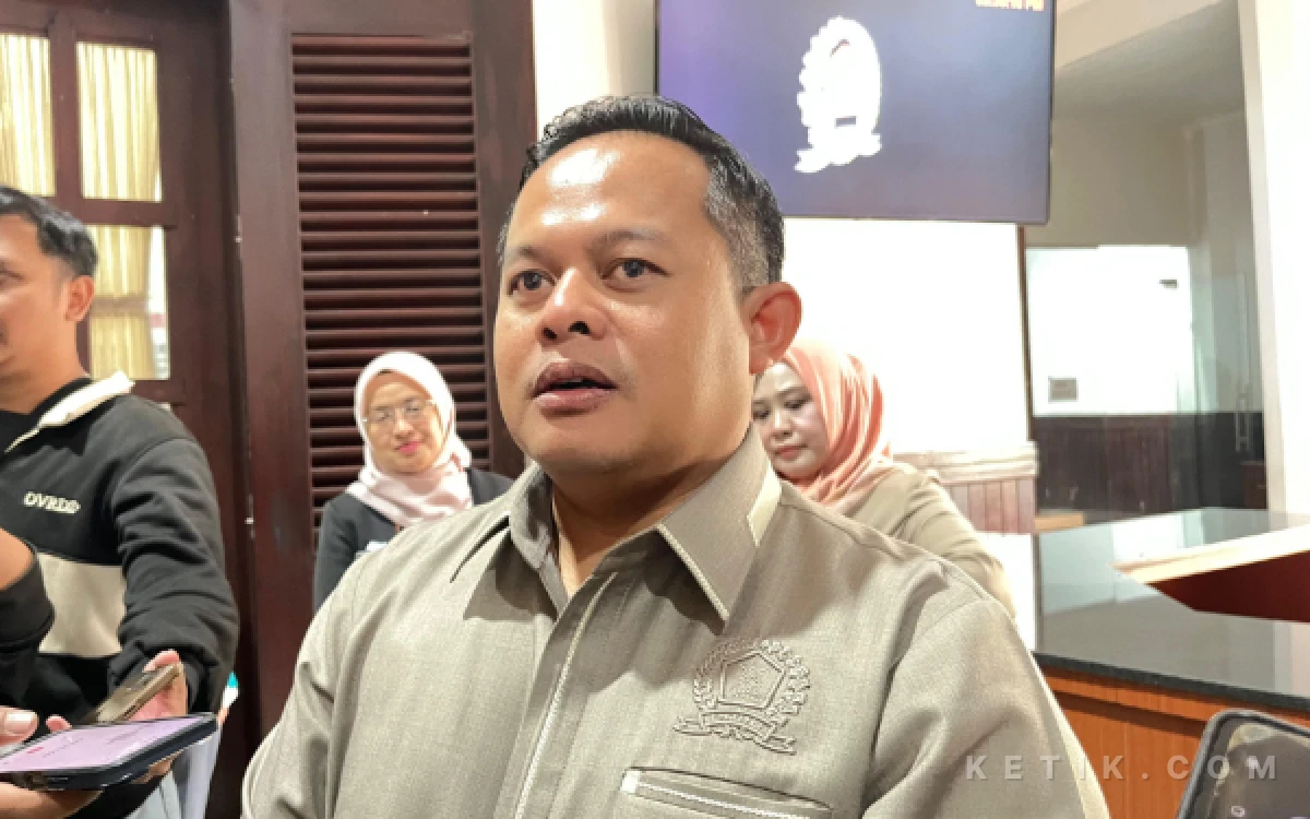 Foto Wakil Ketua II DPRD Kota Malang, Trio Agus Purwono menegaskan program MBG tetap berjalan di Kota Malang. (Foto: Lutfia/Ketik.com)