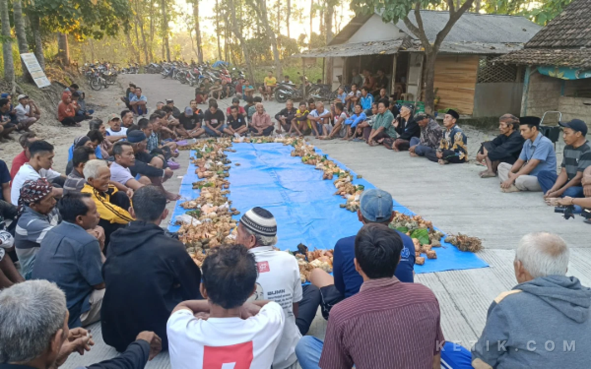 Thumbnail Berita - Doa Bersama, tradisi Gumbregan Menyatukan Sedulur Sikep dalam Syukur