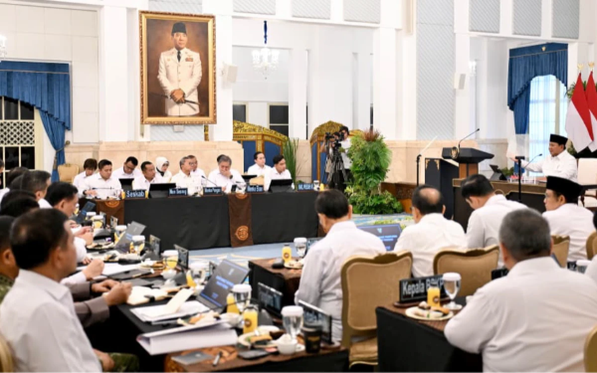 Thumbnail Berita - Prabowo Tegaskan Pemerintahannya Sekarang Sudah Berada di Jalur yang Benar