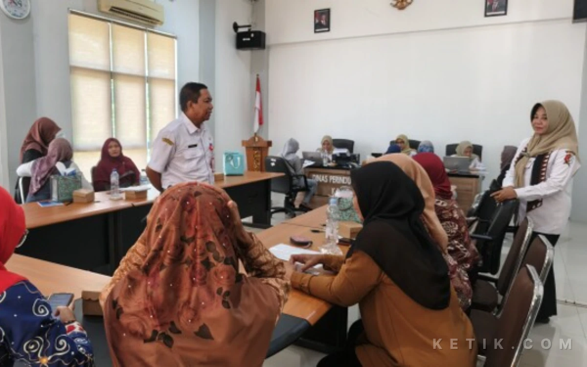 Thumbnail Berita - Disperinaker Bojonegoro Sinergi  dengan TP PKK: Ajak  Pelaku IKM Punya Legalitas Bisnis dan Daya Saing