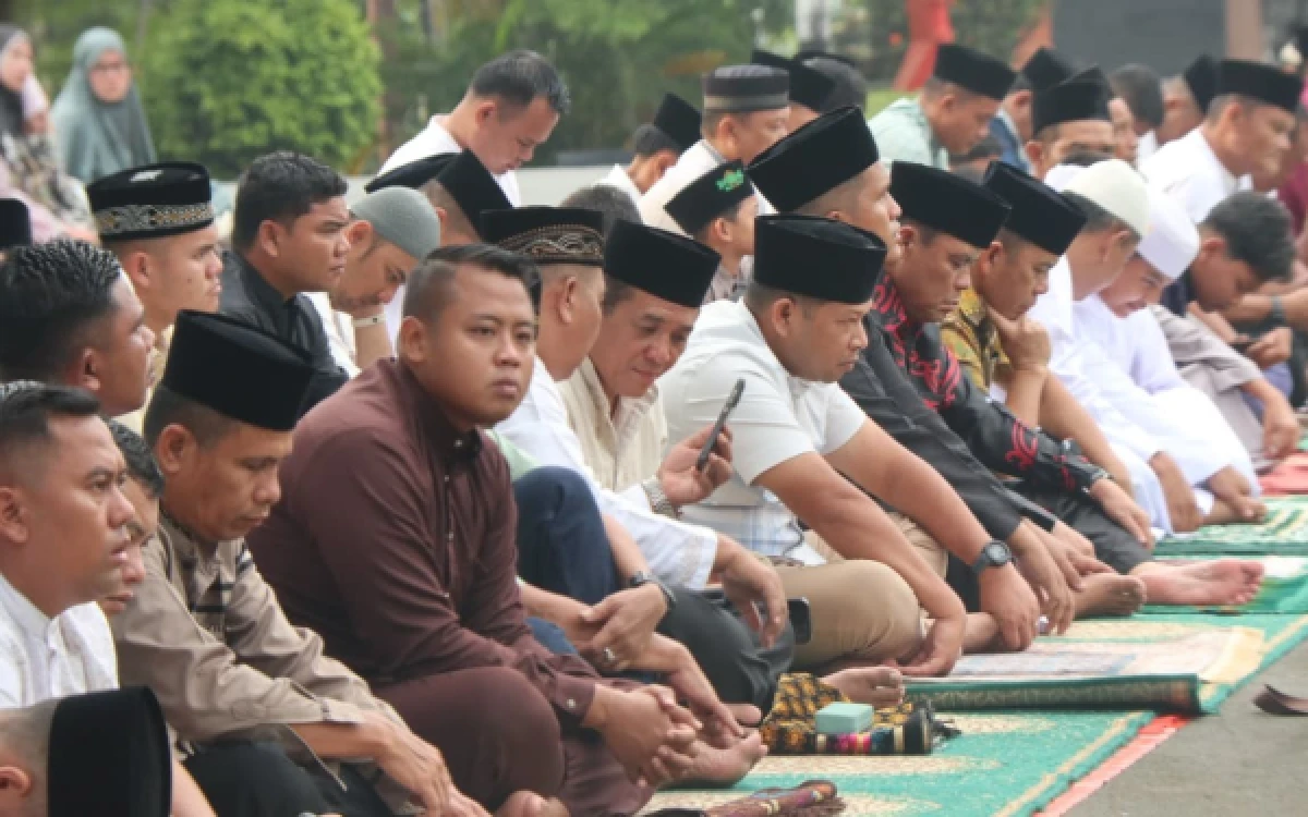 Thumbnail Berita - Kodim 0316 Batam Laksanakan Sholat Idul Adha 1447 H di Lapangan Makodim