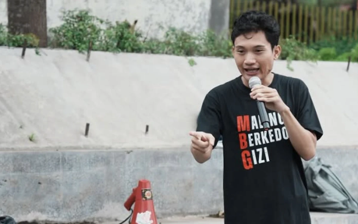 Thumbnail Berita - Tiyo Ardianto, Ketua BEM UGM yang Viral karena Kritik Pemerintah Ternyata Lulusan Paket C