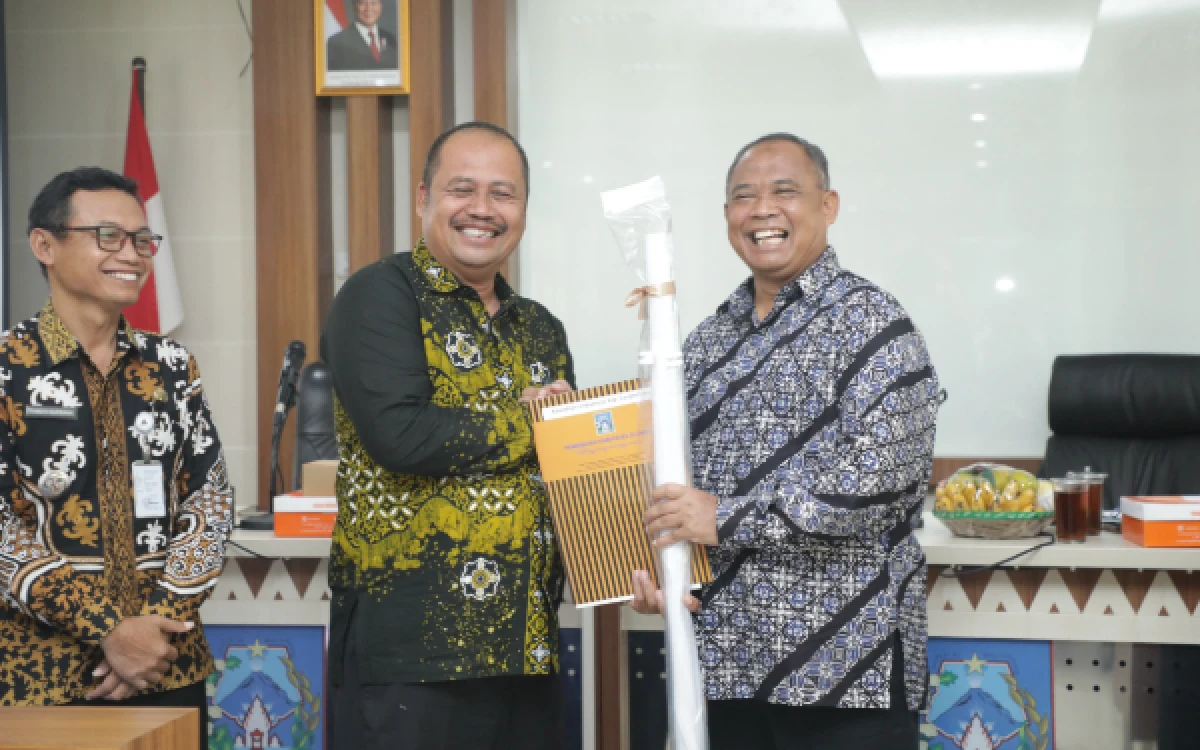 Thumbnail Berita - Pemkab Sleman Serahkan Perbup Batas Kelurahan, Pertegas Kepastian Hukum dan Tertib Administrasi