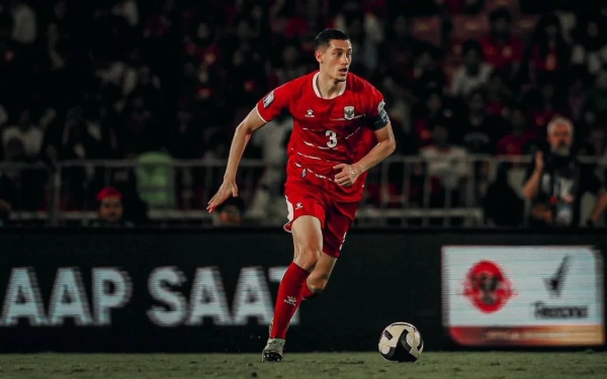 Thumbnail Berita - Absen Bela Timnas Indonesia, Jay Idzes Tetap Doakan Skuad Garuda Juara