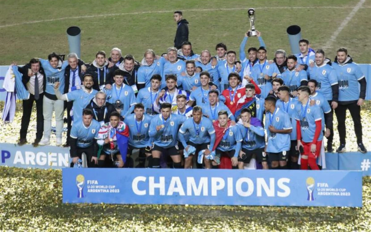 Thumbnail Berita - Uruguay Datang ke Piala Dunia 2026 dengan Generasi Baru di Era Marcelo Bielsa