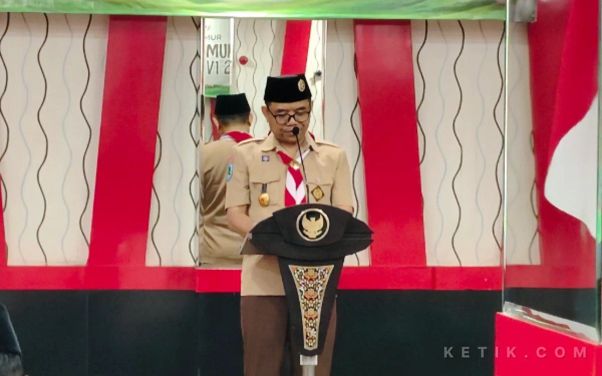 Thumbnail Berita - Pramuka Jatim Berangkat ke PPSN VI, Kakanwil Kemenag Jatim Minta Santri Semangat Ikuti Semua Aktivitas